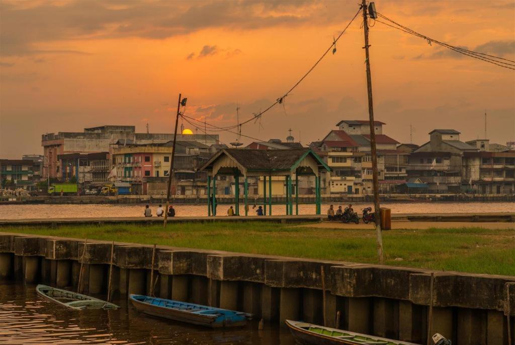 Orchardz Hotel Gajah Mada Pontianak Kültér fotó