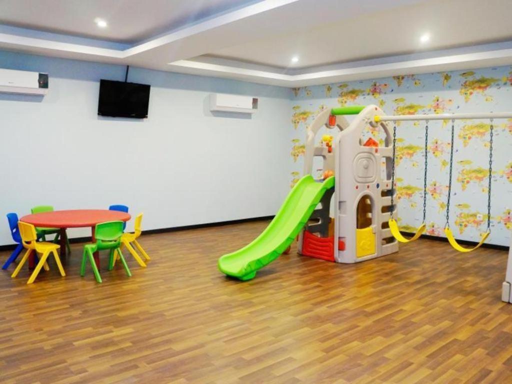 Orchardz Hotel Gajah Mada Pontianak Kültér fotó