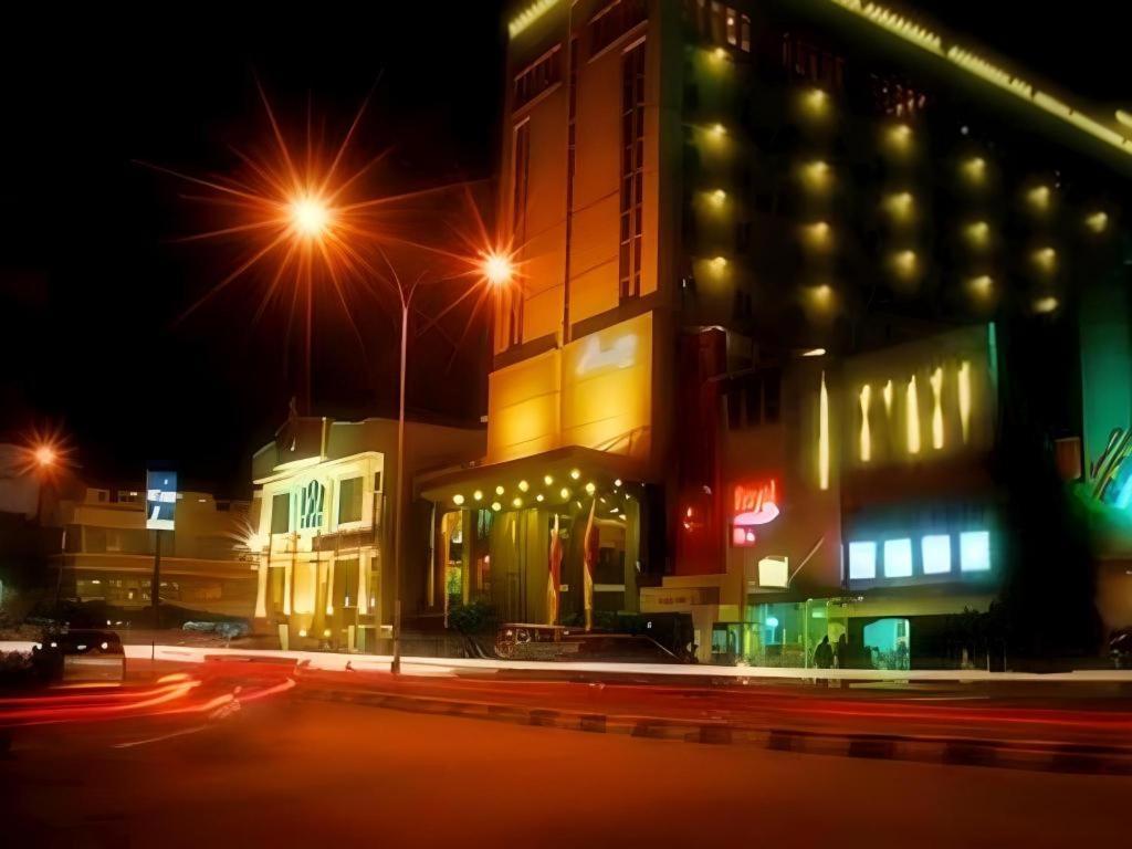 Orchardz Hotel Gajah Mada Pontianak Kültér fotó