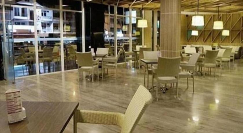 Orchardz Hotel Gajah Mada Pontianak Kültér fotó