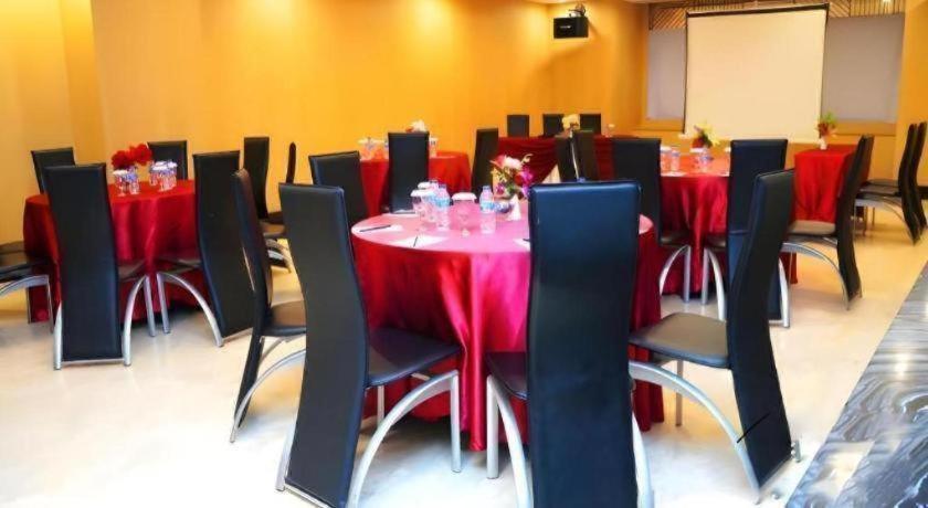 Orchardz Hotel Gajah Mada Pontianak Kültér fotó