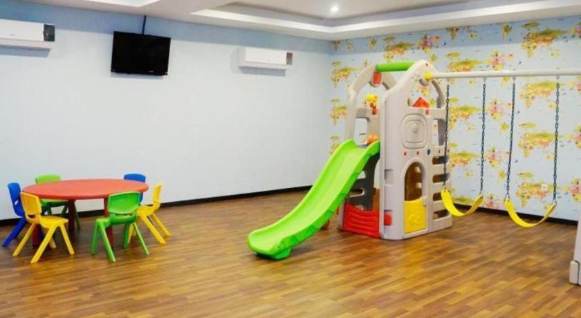 Orchardz Hotel Gajah Mada Pontianak Kültér fotó