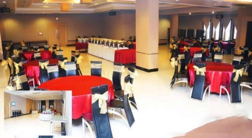 Orchardz Hotel Gajah Mada Pontianak Kültér fotó