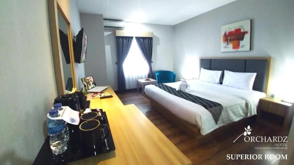 Orchardz Hotel Gajah Mada Pontianak Kültér fotó
